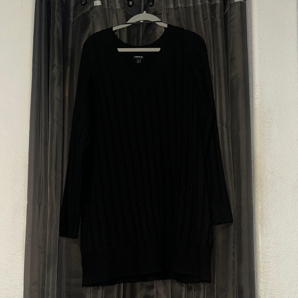 Torrid size 2 Women's Black V-Neck Sweater dress